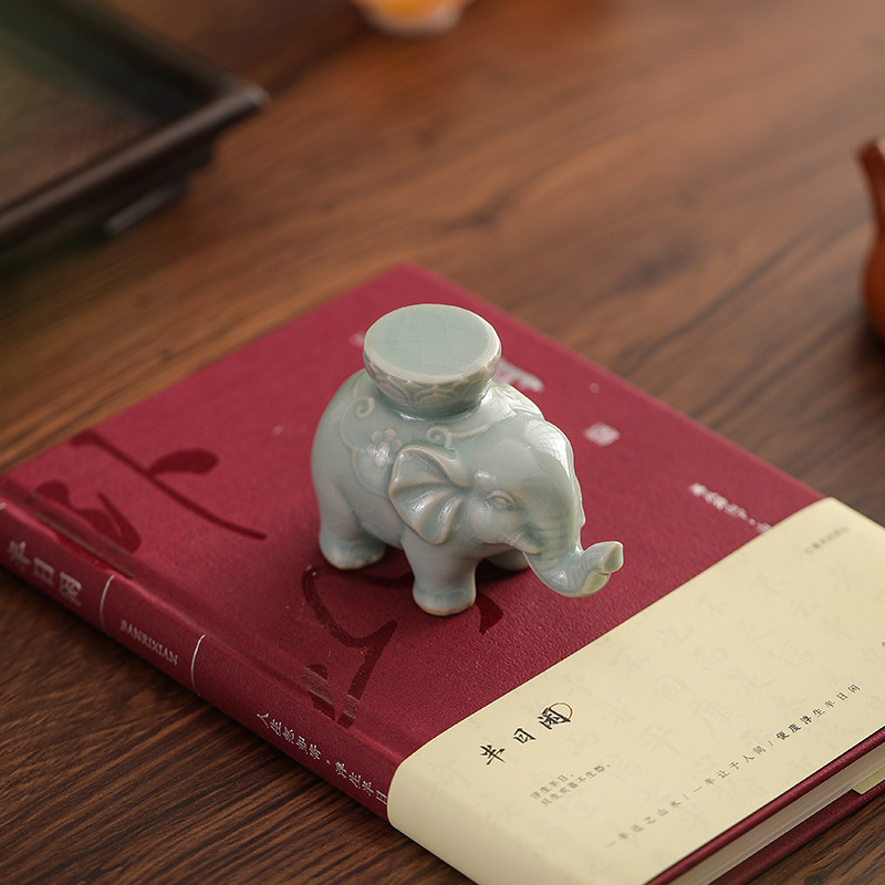 Creative  Elephant Lid Holder  - огляд і ціна Unique Table Accessories
